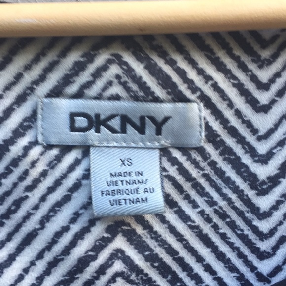 DKNY - Picture 2 of 4